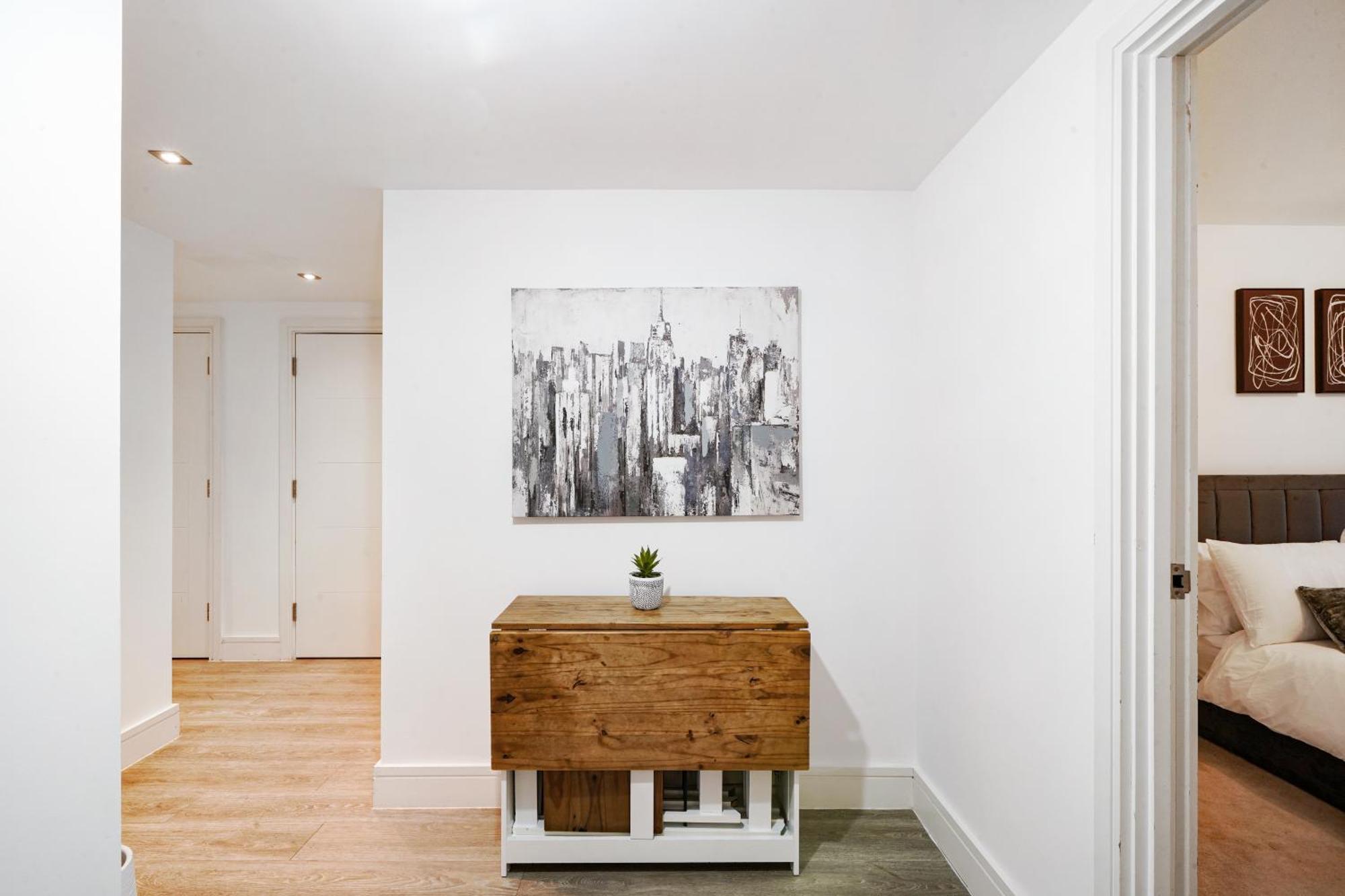 Luxury Apartment With Stunning Views On 10Th Floor Edgware Buitenkant foto
