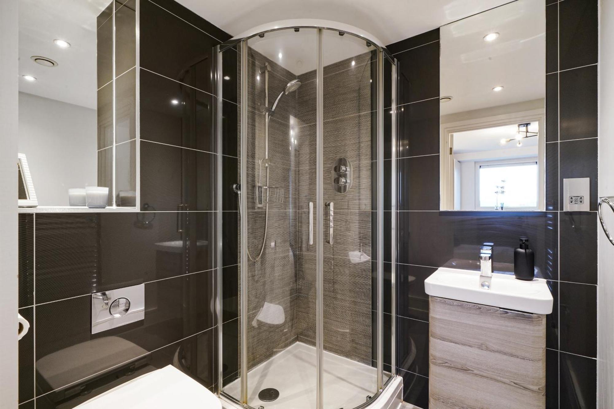 Luxury Apartment With Stunning Views On 10Th Floor Edgware Buitenkant foto