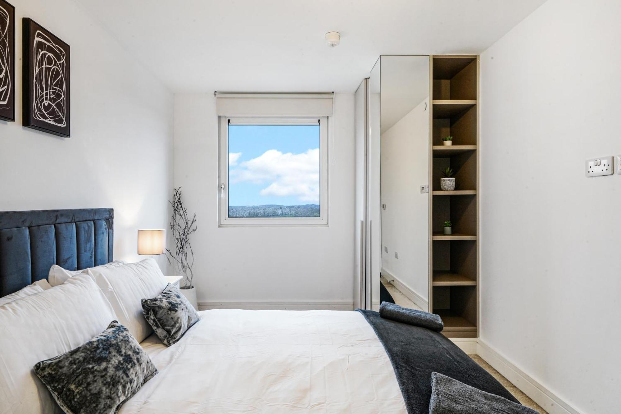 Luxury Apartment With Stunning Views On 10Th Floor Edgware Buitenkant foto