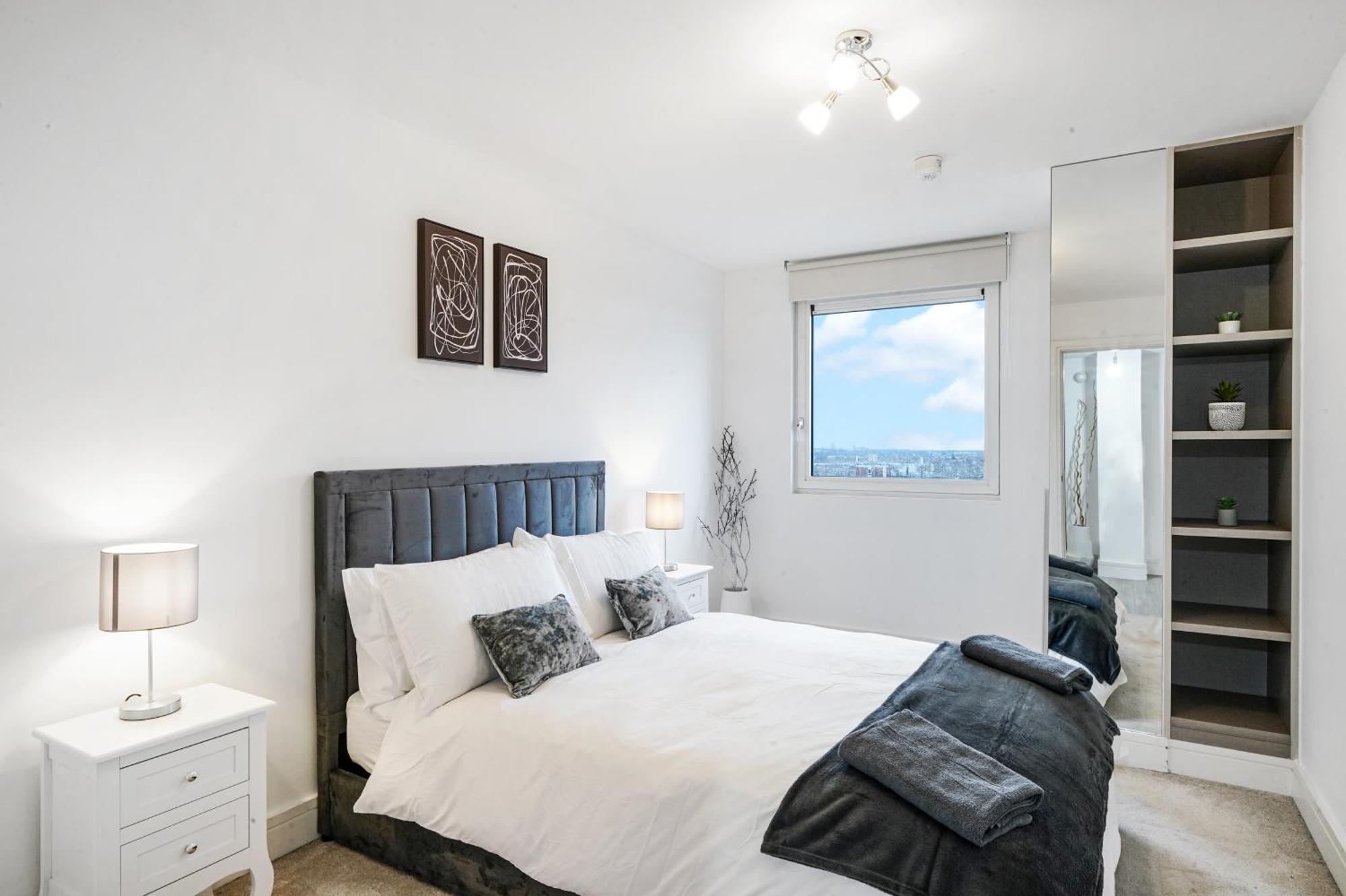 Luxury Apartment With Stunning Views On 10Th Floor Edgware Buitenkant foto