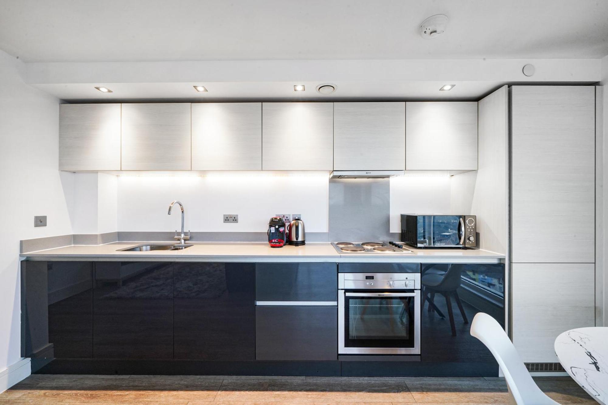 Luxury Apartment With Stunning Views On 10Th Floor Edgware Buitenkant foto