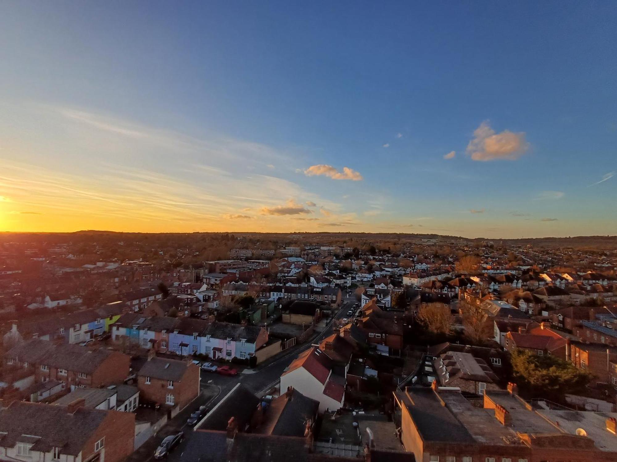Luxury Apartment With Stunning Views On 10Th Floor Edgware Buitenkant foto