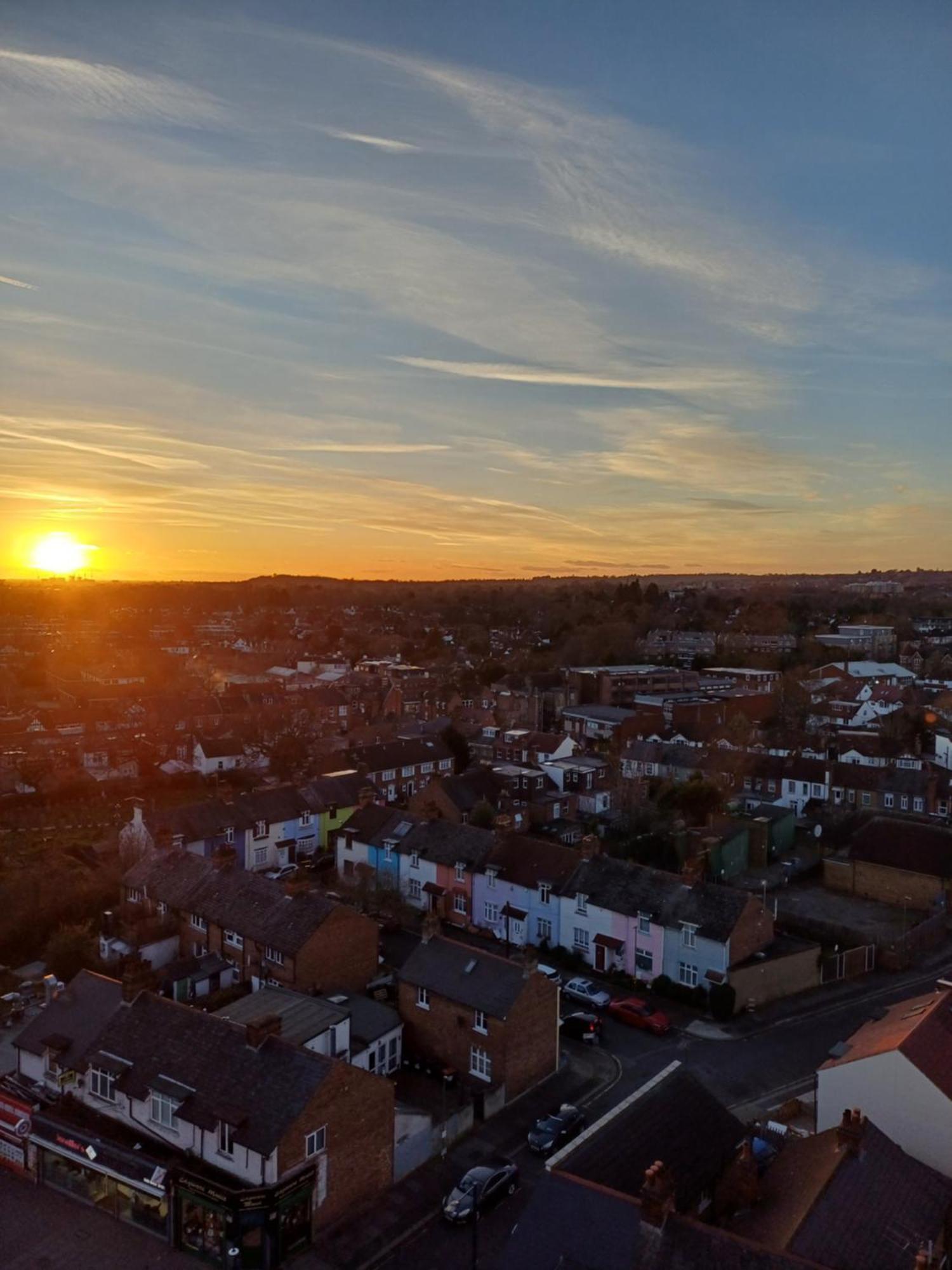 Luxury Apartment With Stunning Views On 10Th Floor Edgware Buitenkant foto